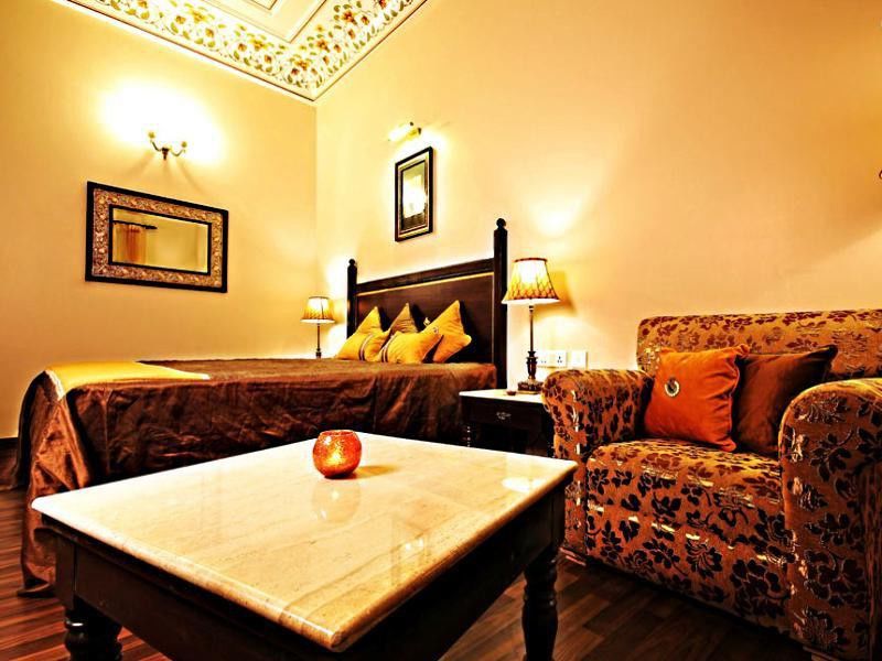 Treehouse Anuraga Palace 萨瓦伊马多普尔 外观 照片